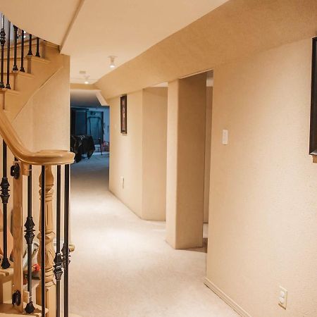Jstlikehome - Luxury Mansion & Guesthouse ออตตาวา ภายนอก รูปภาพ