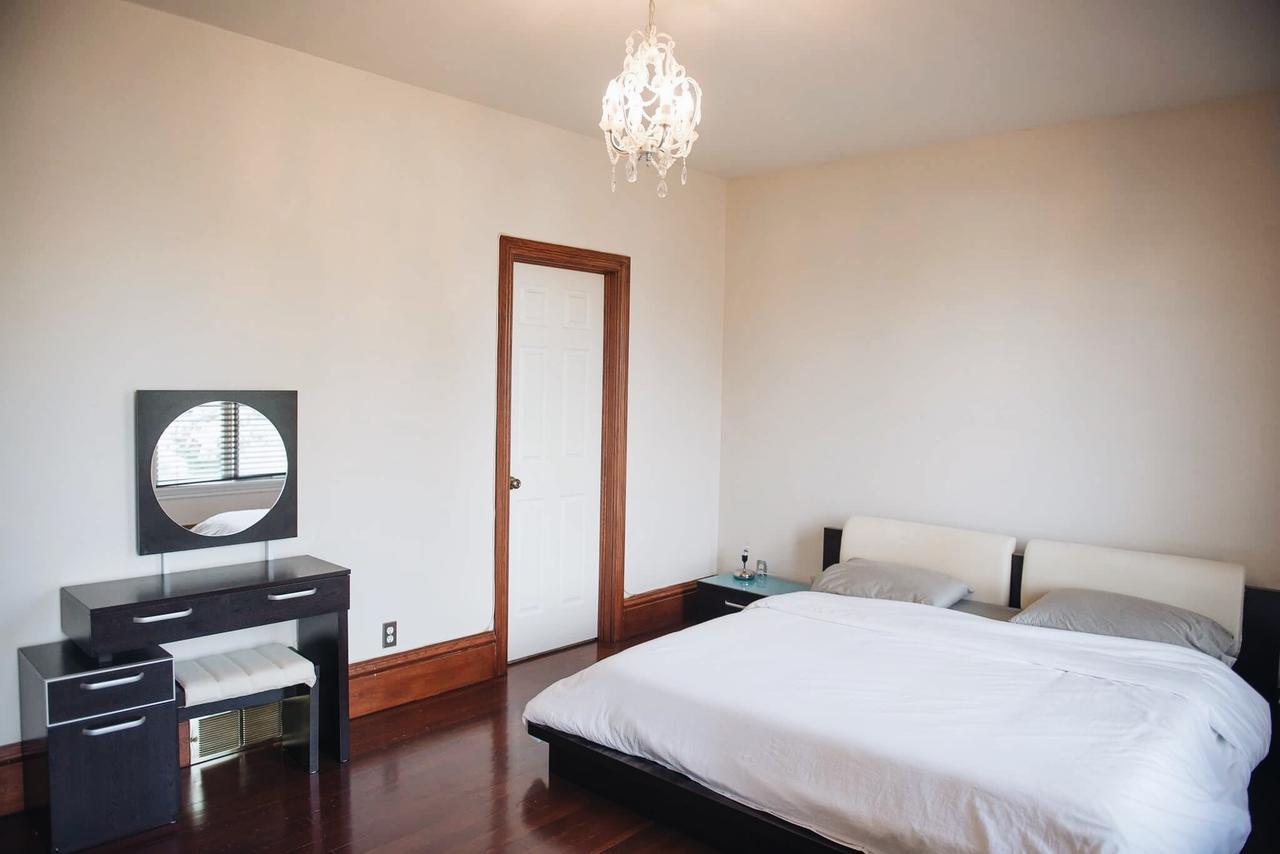 Jstlikehome - Luxury Mansion & Guesthouse ออตตาวา ภายนอก รูปภาพ