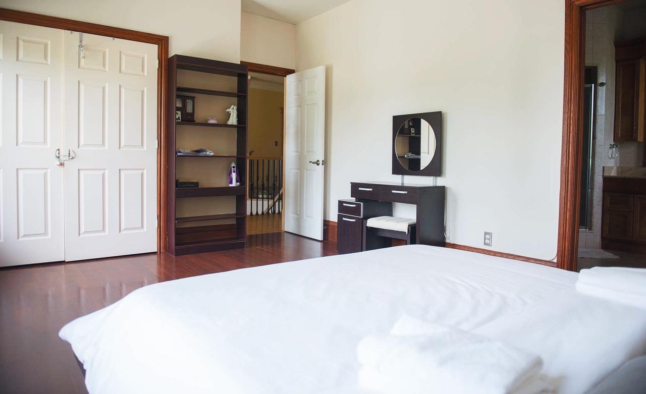 Jstlikehome - Luxury Mansion & Guesthouse ออตตาวา ภายนอก รูปภาพ