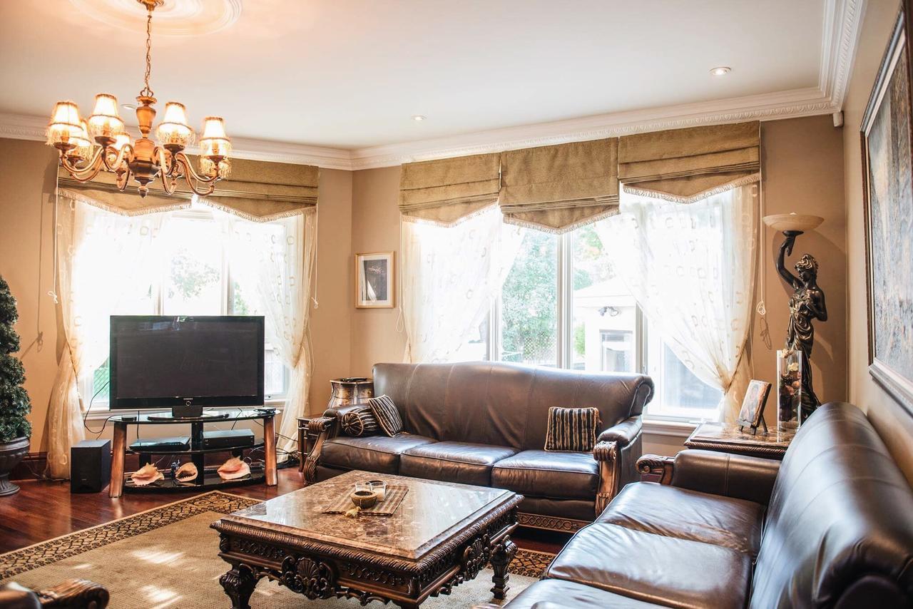Jstlikehome - Luxury Mansion & Guesthouse ออตตาวา ภายนอก รูปภาพ