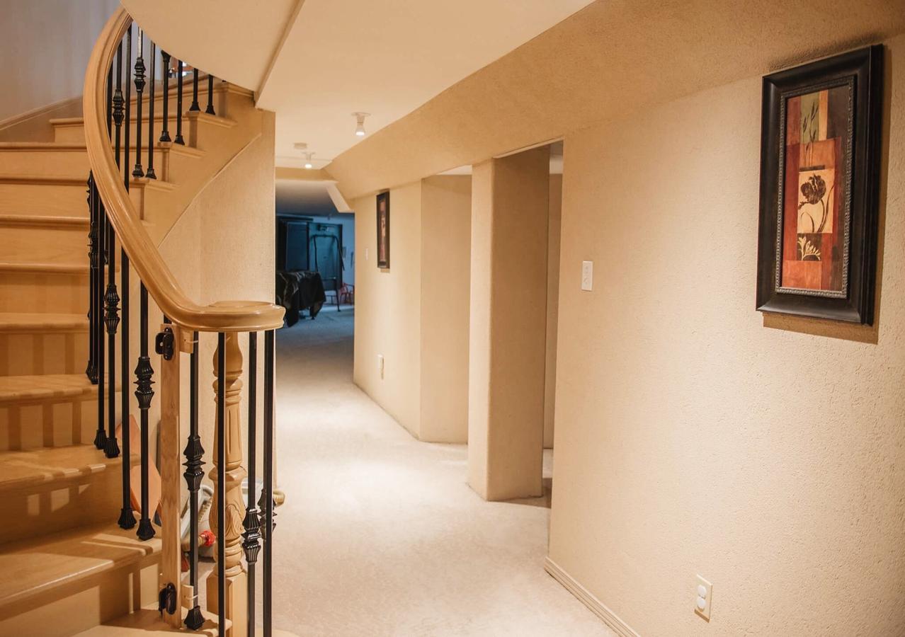 Jstlikehome - Luxury Mansion & Guesthouse ออตตาวา ภายนอก รูปภาพ