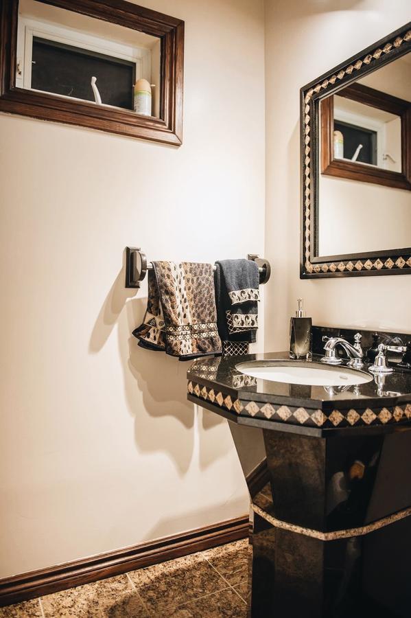 Jstlikehome - Luxury Mansion & Guesthouse ออตตาวา ภายนอก รูปภาพ