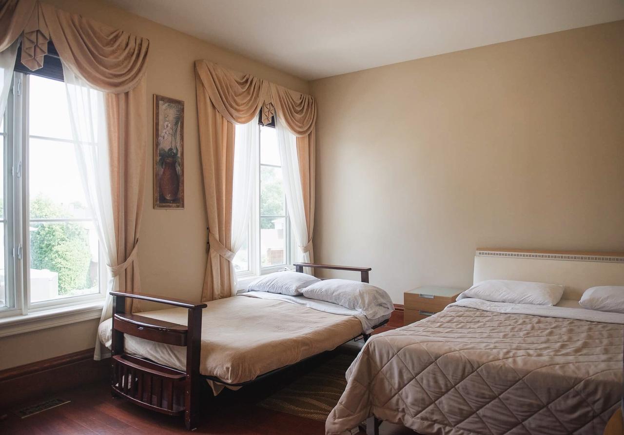 Jstlikehome - Luxury Mansion & Guesthouse ออตตาวา ภายนอก รูปภาพ